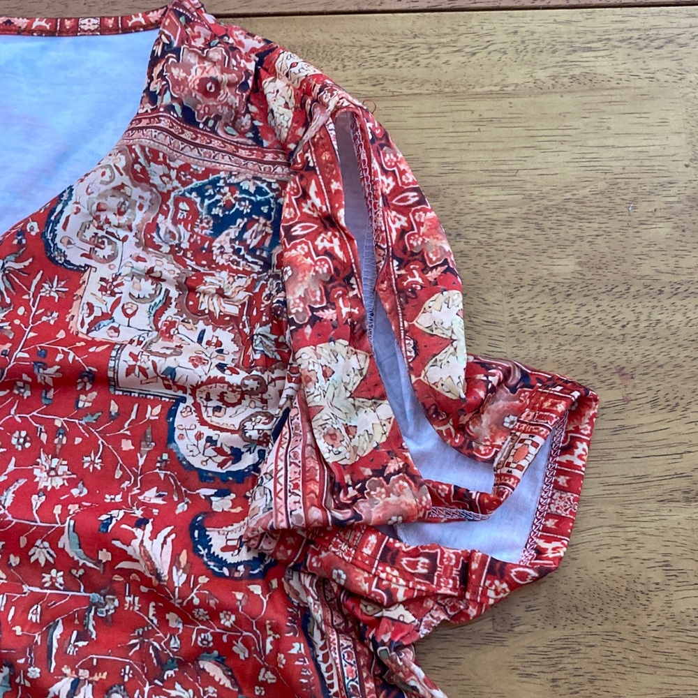 Red Floral Button-Up Top - Picture 4 of 7